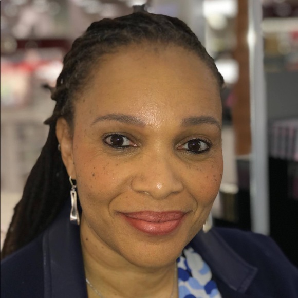 Meet your Posher, Myra - Picture 2 of 2